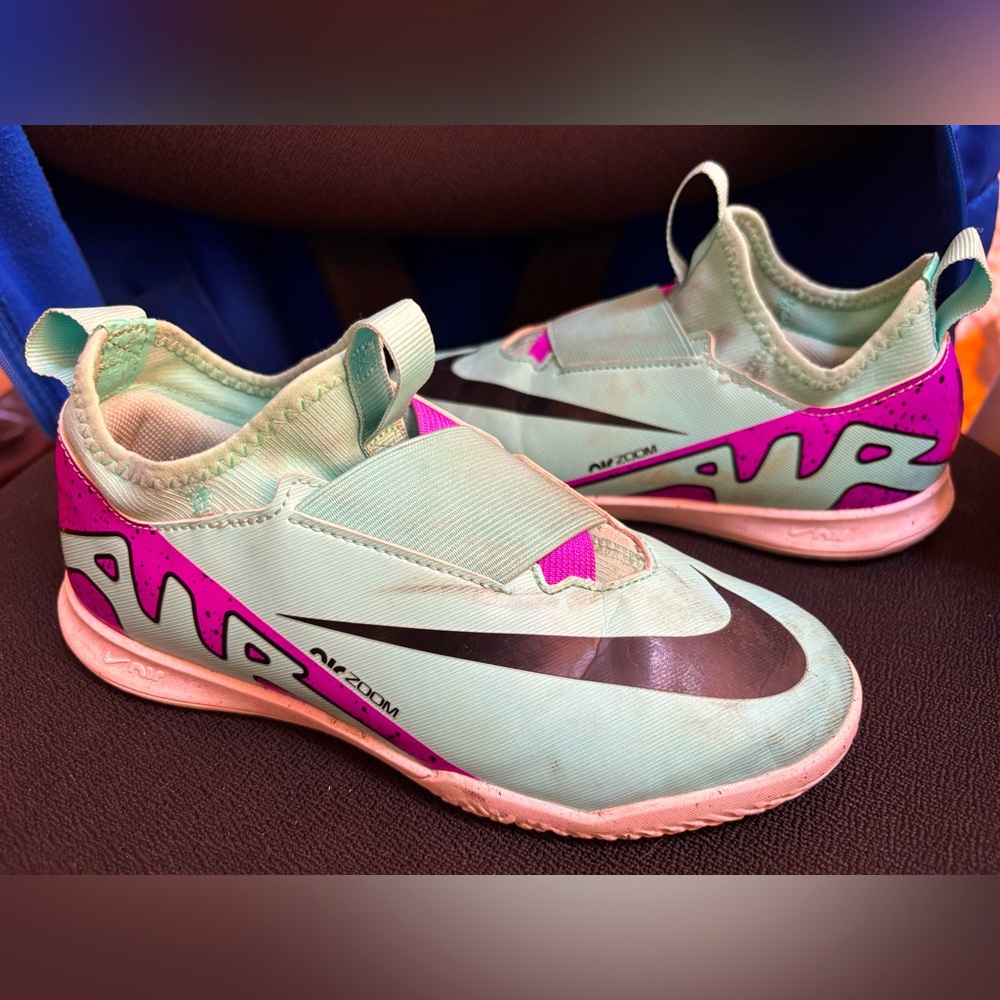 USED- NIKE JR MERCURIAL VAPOR 15 ACADEMY IC indoor futsal shoes TEAL SIZE 3Y